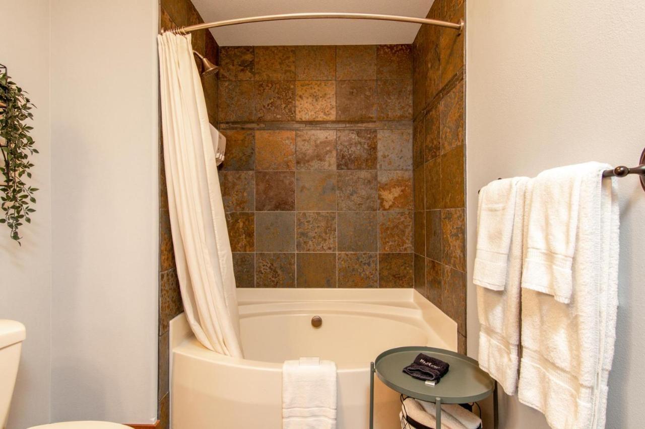 Modern Riverstone Condo With Grand Deck - Steps To Shops, Restaurants, Trails And River Coeur d'Alene Exterior photo